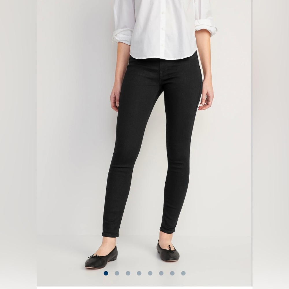 Old Navy Super Skinny Rockstar Jeans in Black